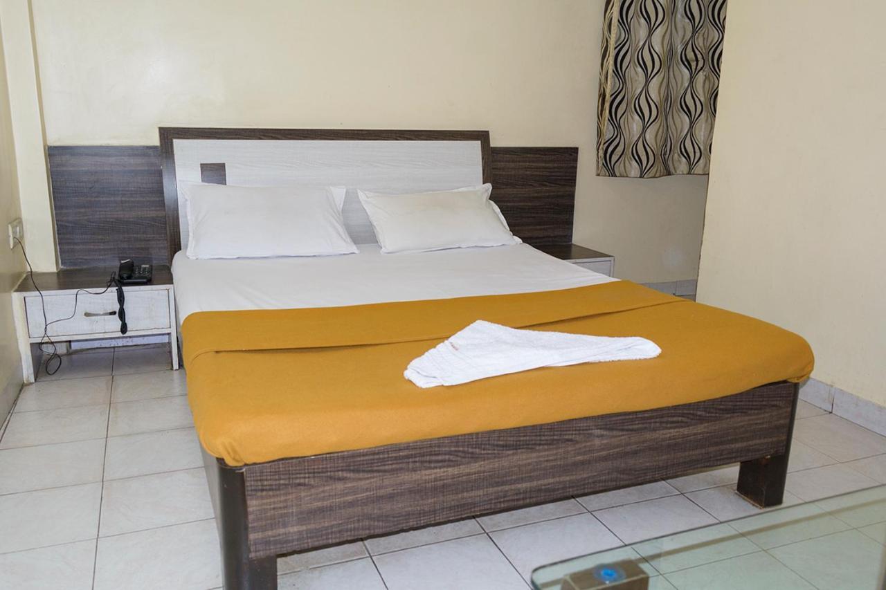 Hotel M-R Residency Pune Exterior foto
